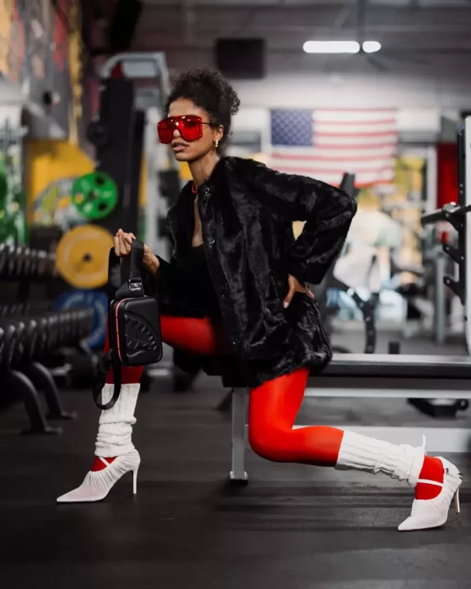 THE HERO HARD-SHELL SLING THE HERO HARD-SHELL SLING