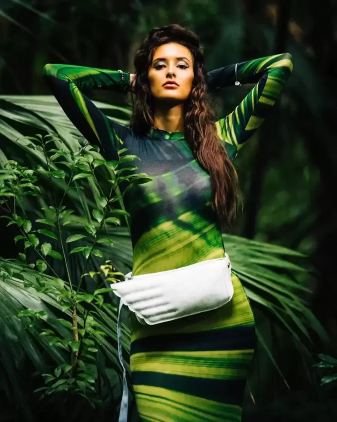 THE WINGS TO THE FUTURE CROSSWING THE WINGS TO THE FUTURE CROSSWING