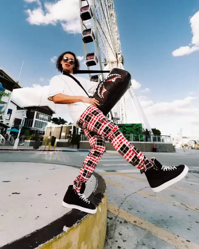 TRIPLE DECKER HEIR TO THE THRONE DUFFLE TRIPLE DECKER HEIR TO THE THRONE DUFFLE