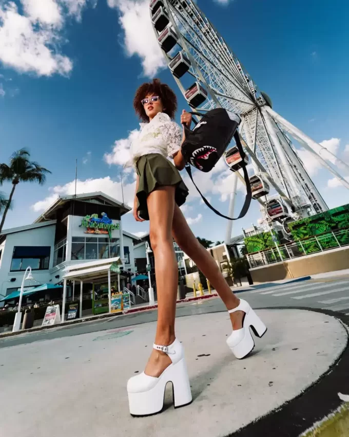 TRIPLE DECKER HEIR TO THE THRONE MINI DUFFLE TRIPLE DECKER HEIR TO THE THRONE MINI DUFFLE