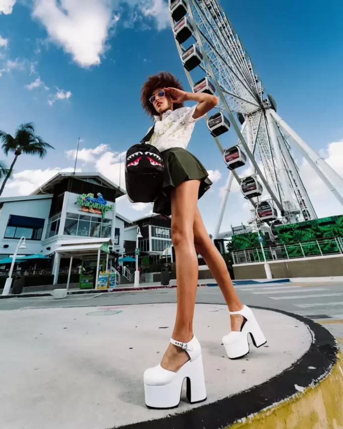 TRIPLE DECKER HEIR TO THE THRONE MINI DUFFLE TRIPLE DECKER HEIR TO THE THRONE MINI DUFFLE