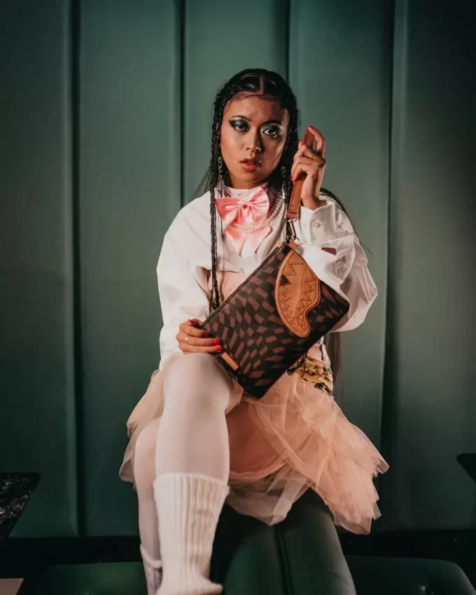 TRIPPY HENNY CROSSOVER CLUTCH TRIPPY HENNY CROSSOVER CLUTCH