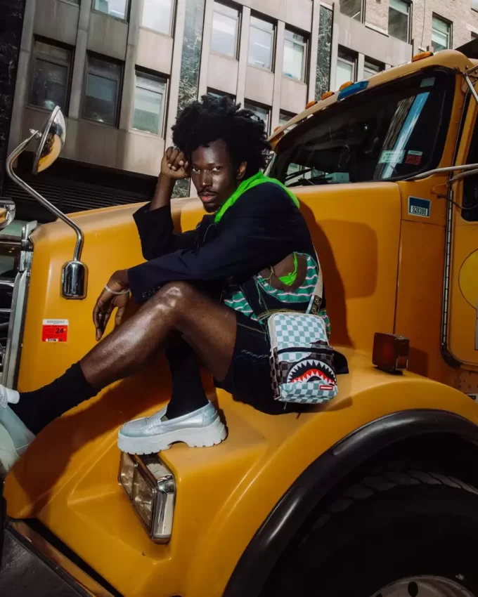 UNSTOPPABLE ENDEAVORS II MESSENGER SLING BAG UNSTOPPABLE ENDEAVORS II MESSENGER SLING BAG