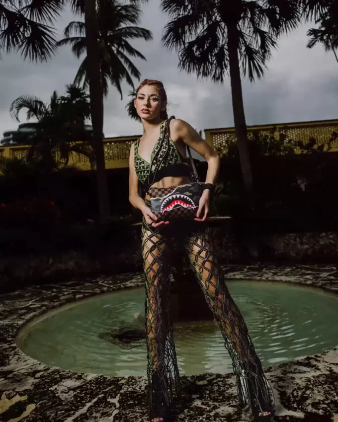 UNSTOPPABLE ENDEAVORS III CROSSOVER CLUTCH