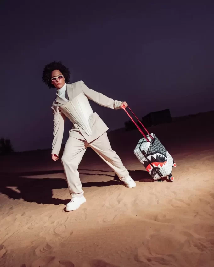 UNSTOPPABLE ENDEAVORS SHARKNAUTICS HARDSHELL CARRY-ON LUGGAGE UNSTOPPABLE ENDEAVORS SHARKNAUTICS HARDSHELL CARRY-ON LUGGAGE