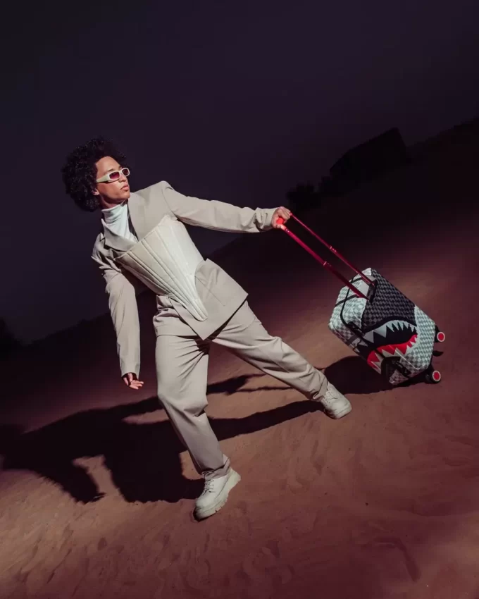 UNSTOPPABLE ENDEAVORS SHARKNAUTICS HARDSHELL CARRY-ON LUGGAGE UNSTOPPABLE ENDEAVORS SHARKNAUTICS HARDSHELL CARRY-ON LUGGAGE