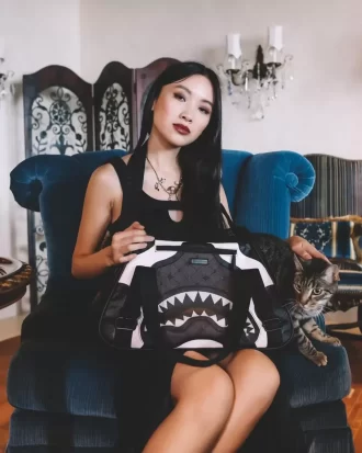 V.V.I.P. PET CARRIER